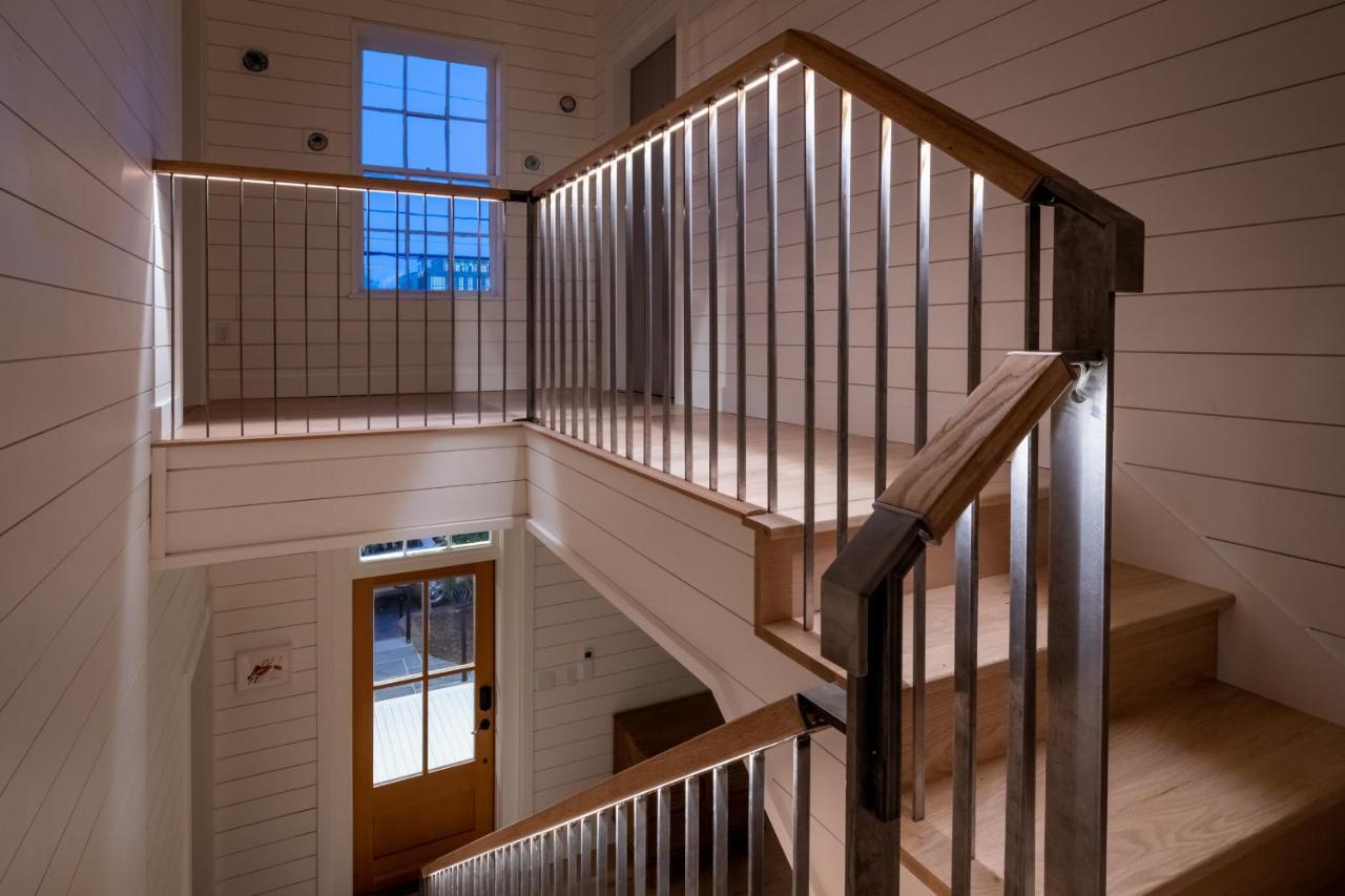 Boutique Room Steps From Downtown Mall Rose Jean Room 1 Σάρλοτσβιλ Εξωτερικό φωτογραφία