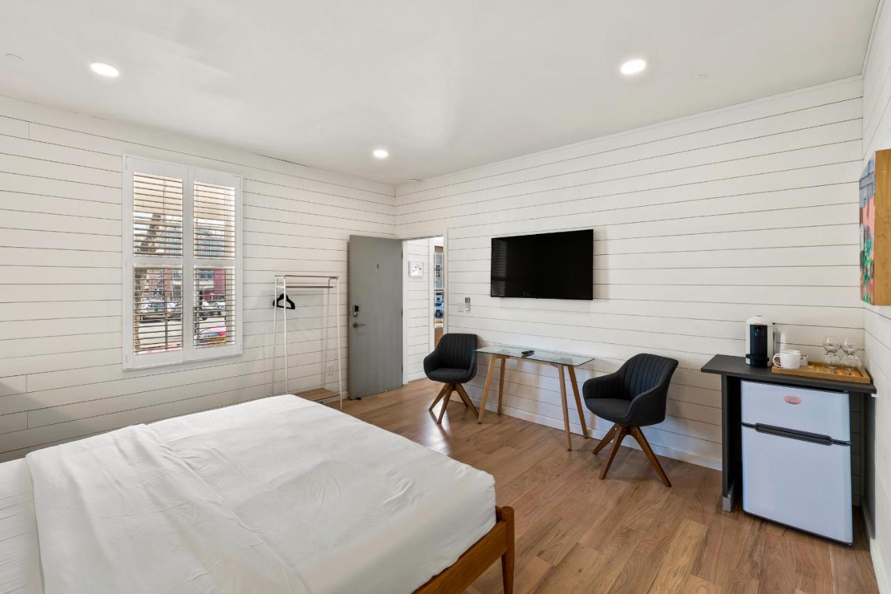 Boutique Room Steps From Downtown Mall Rose Jean Room 1 Σάρλοτσβιλ Εξωτερικό φωτογραφία