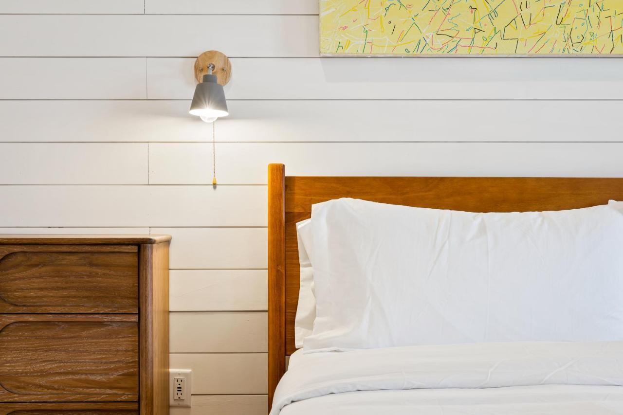 Boutique Room Steps From Downtown Mall Rose Jean Room 1 Σάρλοτσβιλ Εξωτερικό φωτογραφία