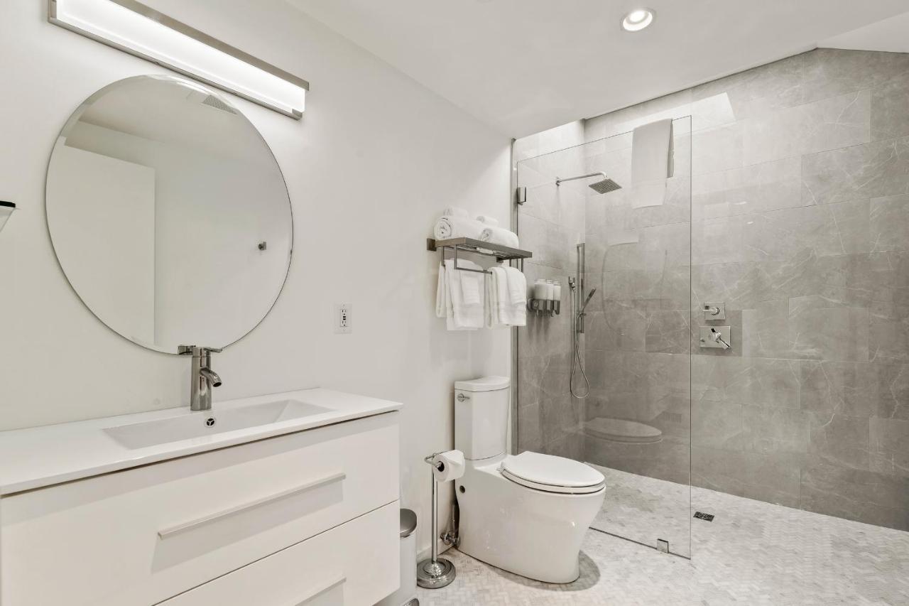 Boutique Room Steps From Downtown Mall Rose Jean Room 1 Σάρλοτσβιλ Εξωτερικό φωτογραφία
