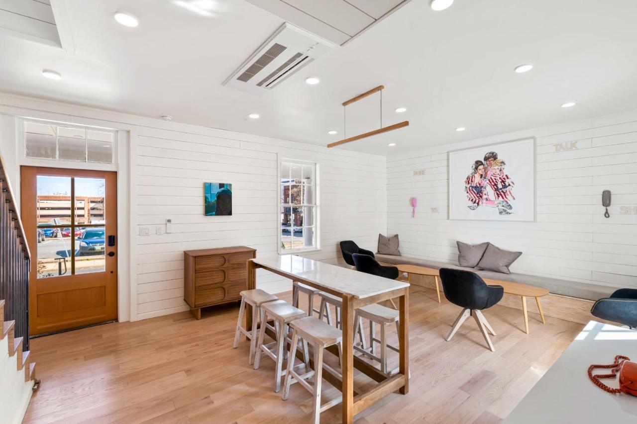 Boutique Room Steps From Downtown Mall Rose Jean Room 1 Σάρλοτσβιλ Εξωτερικό φωτογραφία